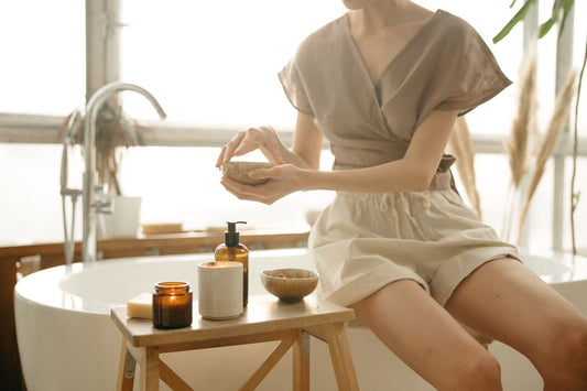 How to Use Face Oil (and All-Over Oil): A Simple Guide to Using Botanical Oils